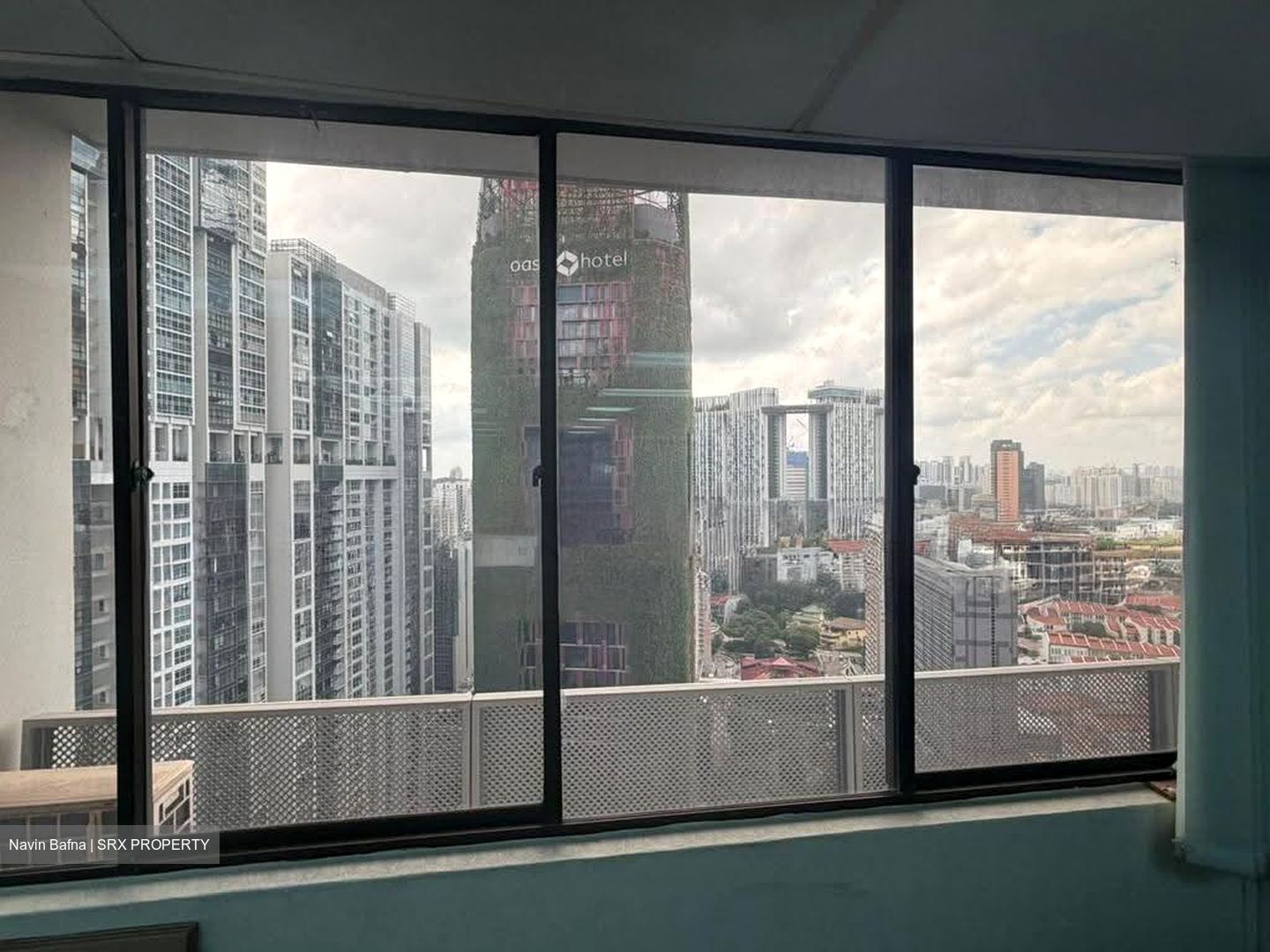 International Plaza (D2), Office #612796601